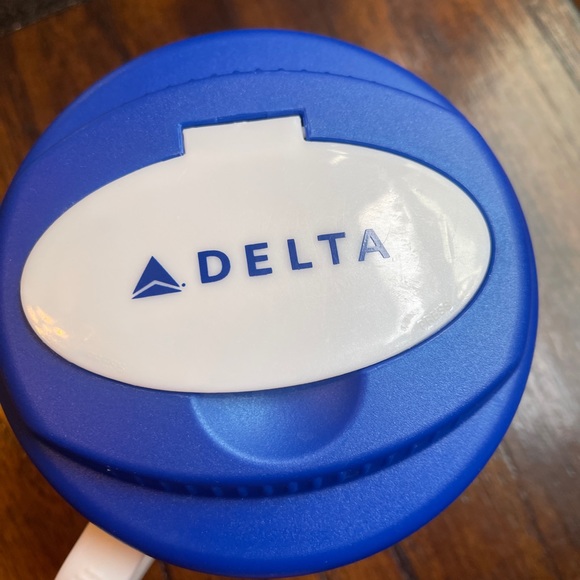 Delta airline collectible - Picture 1 of 7